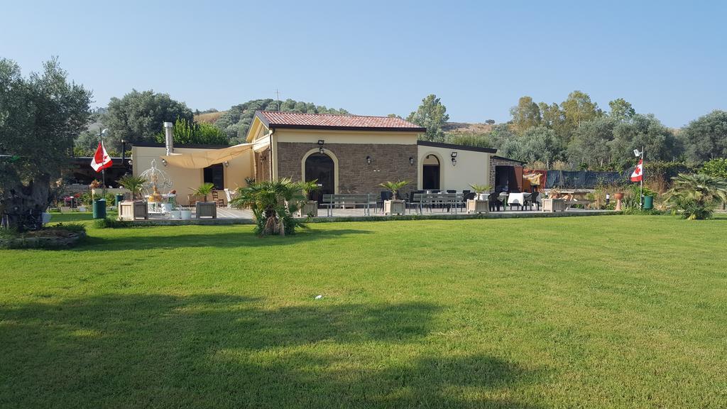 Agriturismo Donna Beatrice Бьанко Экстерьер фото